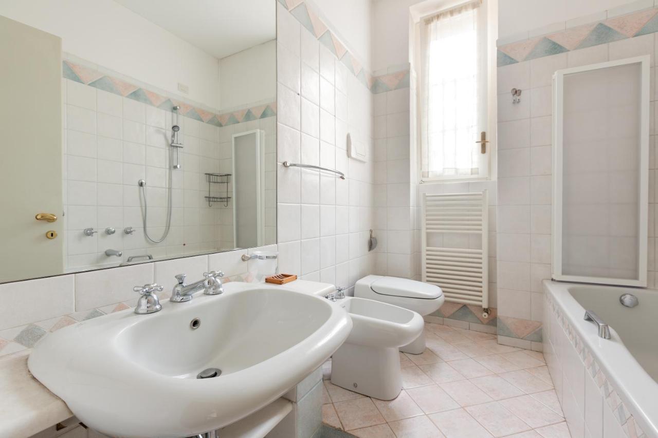 Cozy Apt With Balcony - Porta Romana District Milan Luaran gambar
