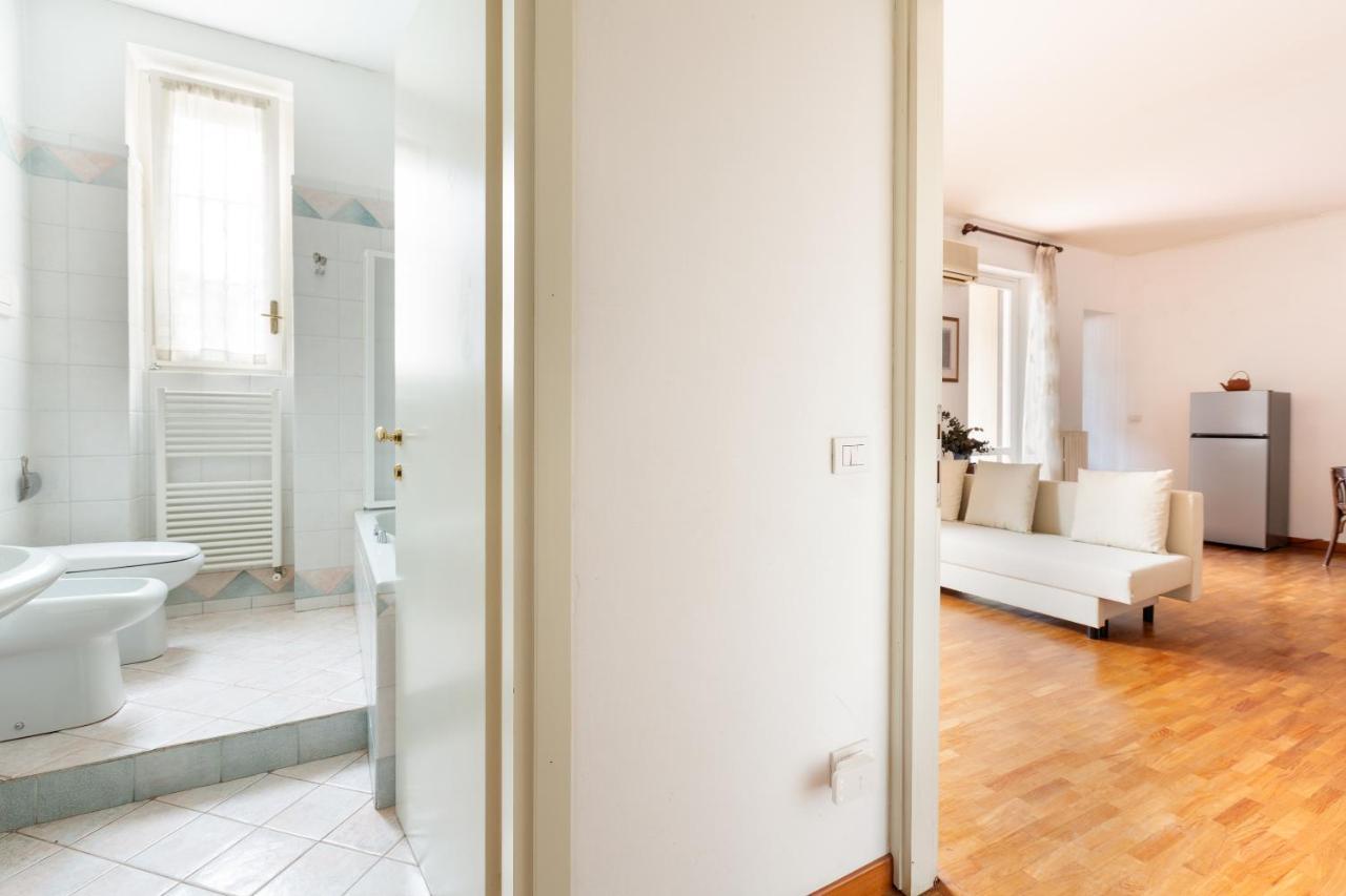 Cozy Apt With Balcony - Porta Romana District Milan Luaran gambar